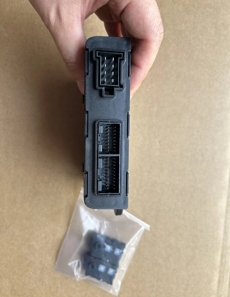 HOWO TX SITRAK Driver Side Door Control Unit WG1664332073