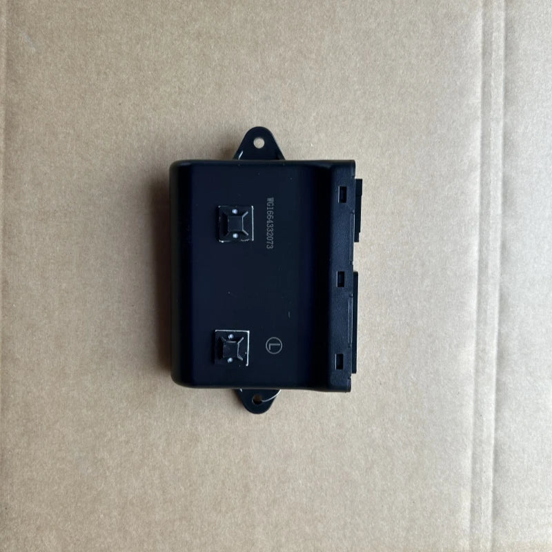 HOWO TX SITRAK Driver Side Door Control Unit WG1664332073