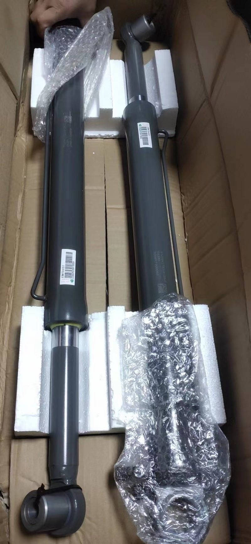 811W41723-6020 SITRAK C7H Cabin Lift Cylinder