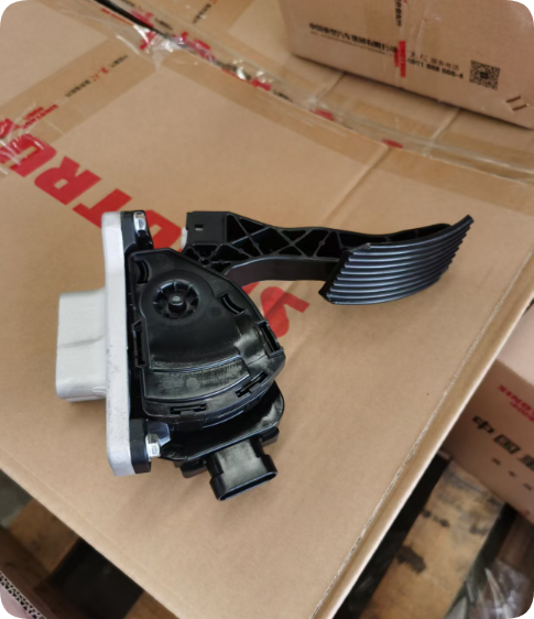 SINOTRUK HOWO T5G T7H Electronic Accelerator Pedal 811W25970-6103