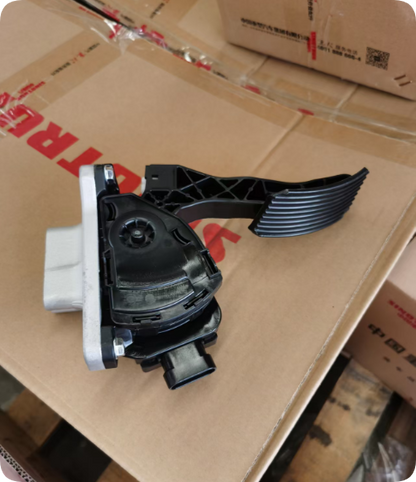 SINOTRUK HOWO T5G T7H Electronic Accelerator Pedal 811W25970-6103