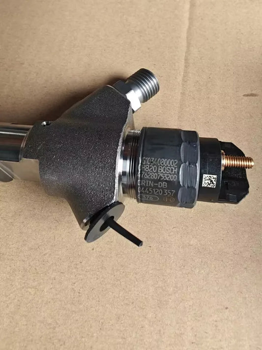 Sinotruk HOWO A7 D10 Original Spare Parts Fuel Injector Vg1034080002 for Truck Engines